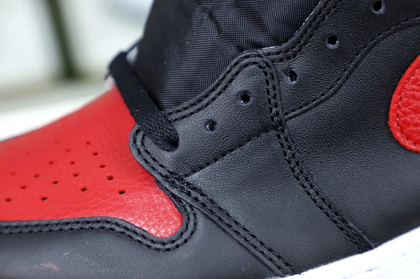 RETRO 'BRED' JORDAN 1 OG AIR HIGH 0114